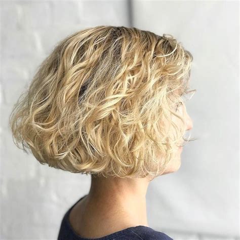 How To Style Short Fine Wavy Hair Tips And Tricks The Guide To The Best Short Haircuts