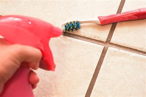 This is the best homemade grout cleaner! How to Clean Ceramic Tile Floors With Vinegar | Hunker
