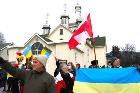 ‘a Senseless War Protesters In Vernon Show Support For Ukraine Amid