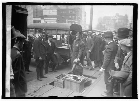 18 Details In The Daily Life Of A Bootlegger During Prohibition