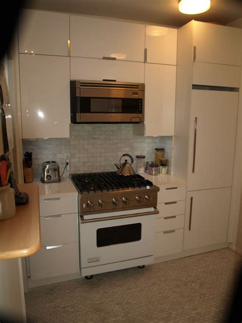 Has this happened to anyone? Viking/Liebherr/Bosch white kitchen suite / IKEA high ...