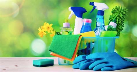 7 Dangerous Mistakes You Need To Avoid While Spring Cleaning Simply