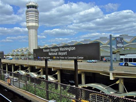 Ronald Reagan Washington National Airport Metro Station