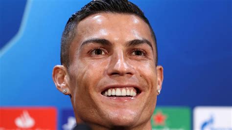 Ronaldo Relaxed And Full Of Smiles Ahead Of Old Trafford Clash Eurosport