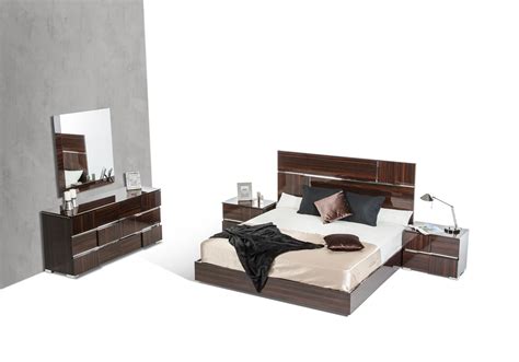 6 or 12 month special financing available. Modrest Picasso Italian Modern Ebony Lacquer Nightstand w ...