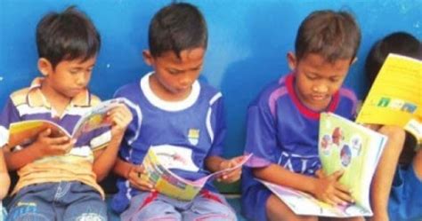 Mewarnai gambar anak membaca buku gambar mewarnai hasil pencarian untuk gambar orang sedang membaca buku menulis dengan hati 5 agustus 2010 5. 4 Cara Membuat Anak Gemar Membaca - SekolahDasar.Net