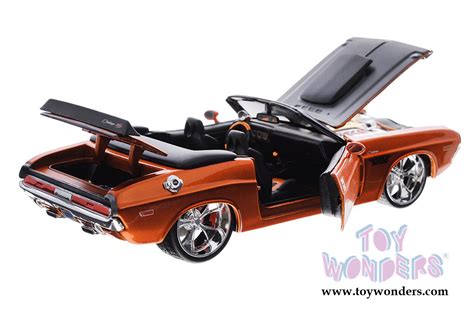 1970 Dodge Challenger Rt Convertible 31026or 124 Scale Maisto All