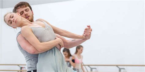 Metoo Entre Dans La Danse Coup De Ballet Sur Le Sexisme