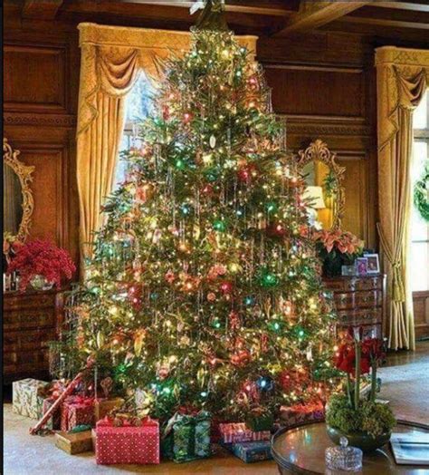 Pin By Jen Hartnett On Christmas Treesinside Classic Christmas Tree