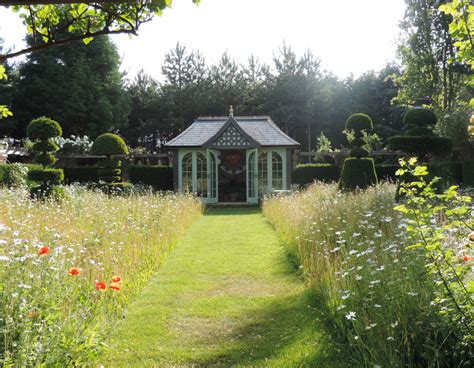 10 Reasons To Create A Wildflower Meadow Wildflower Turf