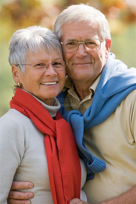 Elderly Couple Hugging Picture And Hd Photos Free Download On Lovepik