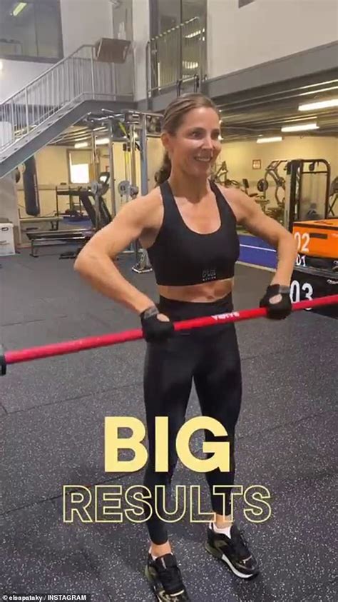 elsa pataky 45 shows off her bulging biceps in new ad for chris hemsworth s centr fit app