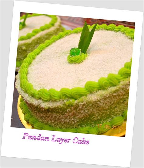 0%0% found this document useful, mark this document as useful. EdaLina's Cake House: Pandan Layer Cake