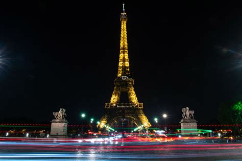 Eiffel Tower Lights To Turn Off Earlier To Lower Power Use Bloomberg