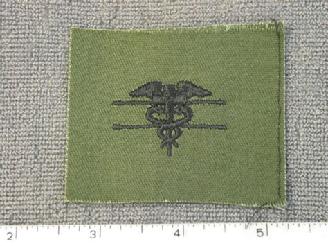 Tioh Institute Of Heraldry Sample U S Army Expert Field Medic Badge