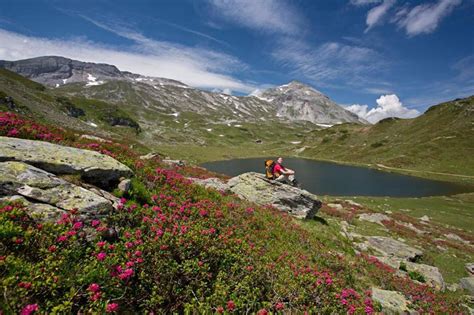 These mountains form a natural border between the lungau (salzburg) in the south and the upper enns valley (styria) in the north. Der Schladming Tauern Höhenweg | Das Weitwandern Portal