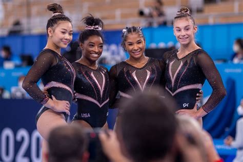 What Are The Twisties The Gymnastics Phenomenon Simone Biles Had At