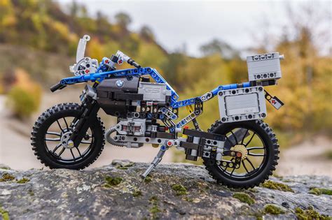 Gefertigt aus hochwertiger folie mit transfertape zur genauen positionierung (könne… Mit der LEGO® Technic BMW R 1200 GS Adventure beginnt die ...