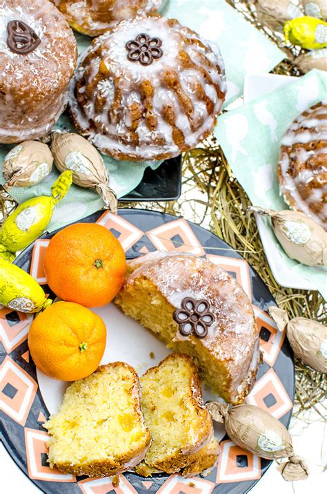 Creme auf den mandarinen verteilen. SAFTIGER KOKOS-MANDARINEN-KUCHEN MIT BUTTERMILCH