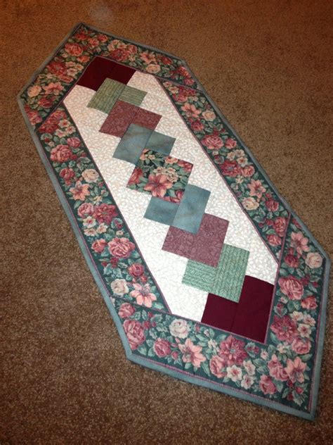 quilted table runners free patterns web learn how to sew and quilt table runners and placements