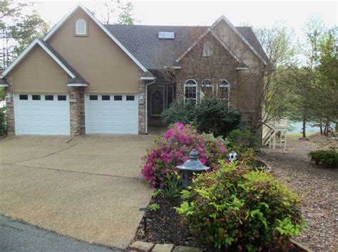 Newhomesource is the internet's top resource for finding all kinds of homes in arkansas from finding the right waterfront property in arkansas can be a challenge, but it doesn't have to be. Hot Springs Village AR Waterfront Homes For Sale - 20 ...