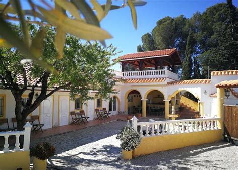 Auf unserer seite haben wir ferienhäuser in spanien von sowohl den vermietungsagenturen als auch von. Finca Spanien Ferienhaus Aigües 10 Personen | Ferienhaus ...