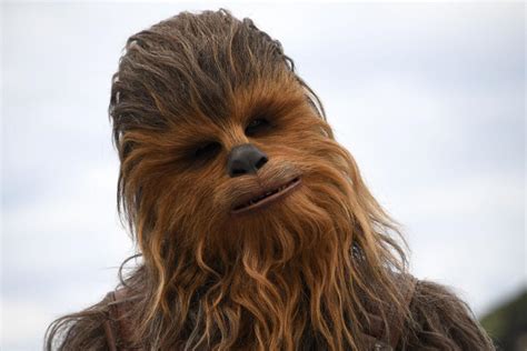 solo a star wars story exposes chewbacca s dark side