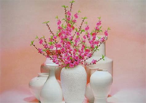 Các Mẫu Cắm Hoa độc đáo để Bàn Ngày Tết Phát Tài Phát Lộc