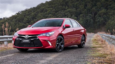 Detailed specs and features for the used 2015 toyota camry including dimensions, horsepower, engine, capacity, fuel economy, transmission, engine type, cylinders, drivetrain and more. 2015 Toyota Camry: Australian price and specs - Chasing Cars