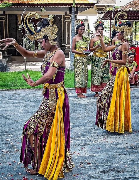 Bali Dancers Costume Performance Dance Traditional Balinese