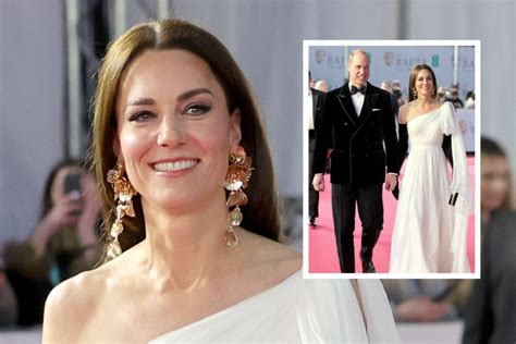 Kate Middletons Bafta Gloves Were Risky But Avant Garde Fashion