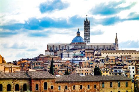 A Week in Italy - 5 Italy Itinerary Ideas • Abroad with Ash | Siena italy, Italy, Best of italy