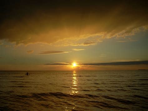 Lake Winnipeg, Manitoba | Lake winnipeg, Ocean sunset, Sunrise sunset