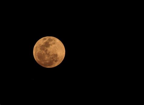 La Luna Solitaria Rodrigo Garcia Valdizan Flickr