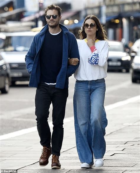 Jamie Dornan And Wife Amelia Warner Link Arms During Romantic Lunch Date Daily Mail Dalam Asmara