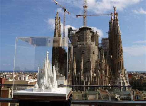 Guiainfantil.com propone algunas ideas para que las familias demuestren su por qué el 15 de mayo celebramos el día internacional de la familia. La Sagrada Familia será el edificio más alto del 'skyline' de Barcelona en 2020 - 20minutos.es