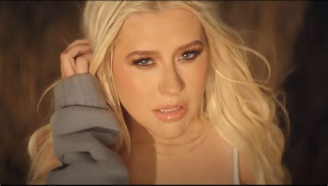 La Tr Gica Historia De La Vida De Christina Aguilera Que Cuenta En No Es Que Te Extra E