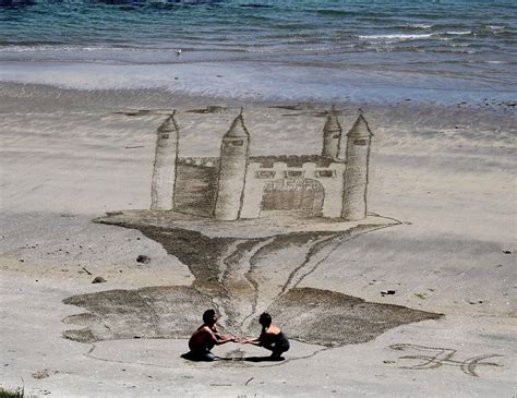 Amazing Large Scale 3d Optical Illusions Drawn On The Sand Of A