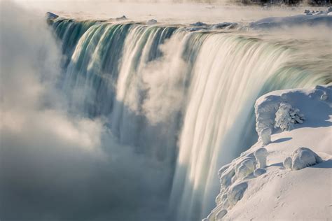 Why You Should Visit Niagara Falls In The Winter
