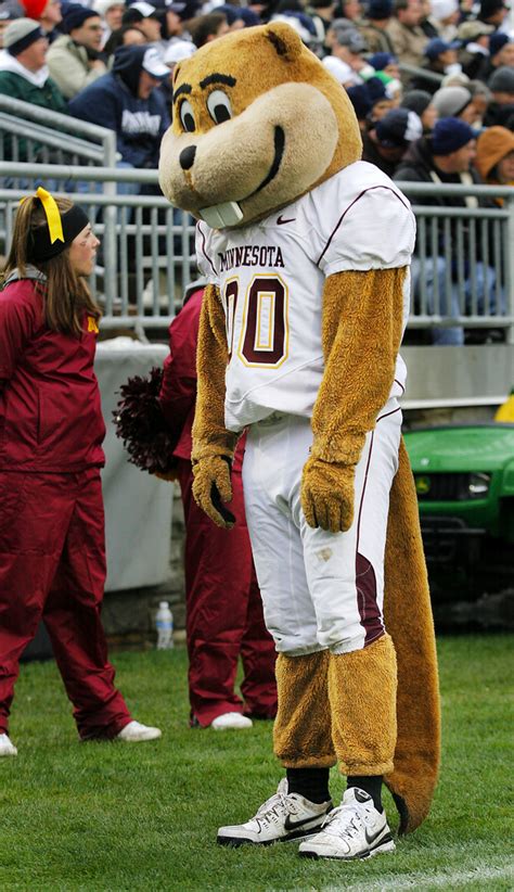 University Of Minnesota Mascot Apologizes For Mocking Praying Penn