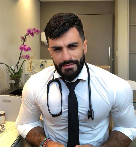 Doctors That Are So Hot You Wont Mind Being A Patient Los Hombres Desali Ados M Dico