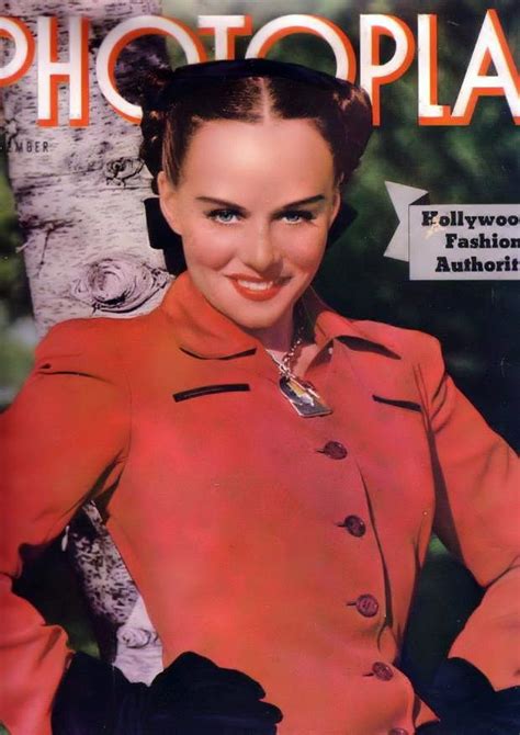 Paulette Goddard On The Cover Of Photoplay November 1940 Paulette Goddard American Actress