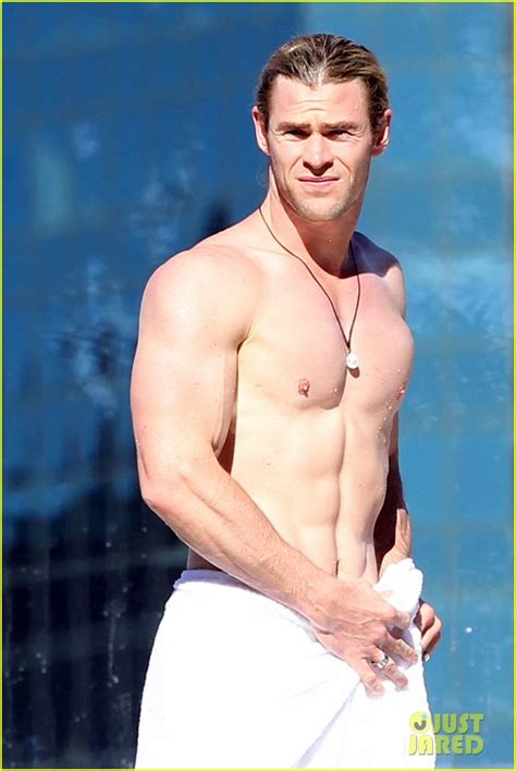 Full Sized Photo Of Chris Hemsworth Named Sexiest Man Alive 2014 Heres