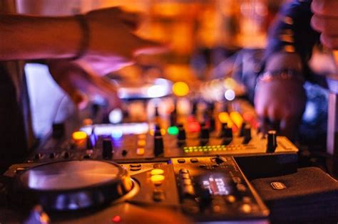 Cómo aprender a mezclar música en Virtual DJ pasos Talento Doncomos com