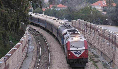 In 2019 its population was 15,847. רכבת בנימינה
