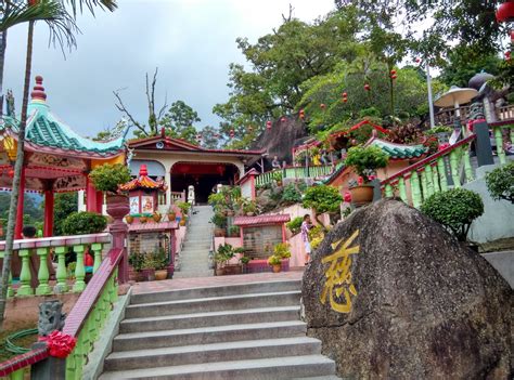 Hiking trail · semenyih, malaysia. K M Cheng-Travel Journal: Malaysia (Broga Sak Dato Temple ...