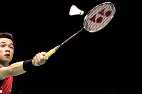 How To Play A Backhand Clear In Badminton Shuttle Smash