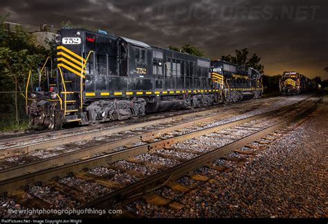 Railpicturesnet Photo Ww 752 Winchester And Western Emd Gp9 At Pikeside