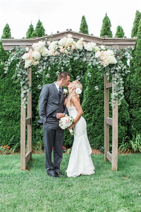 A portfolio of wedding flowers by fetching flora, a wedding floral design company in lancaster county, pa, that also serves chester county, pennsylvania. Wedding Vendors | Zola | Hydrangeas wedding, Wedding ...