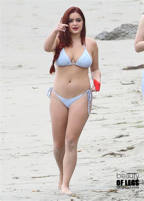 milky hot thighs and legs of indian celebs us actress ariel winter s hot bikini in the beach